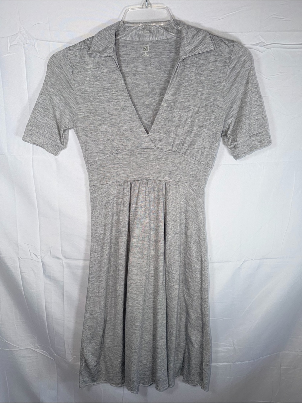 🛍️Gap Timeless Grey V-Neck Short Sleeve Dress